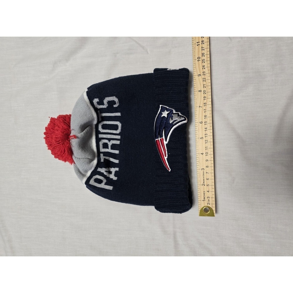 New England Patriots Hat Cap Snap Back Pom Beanie Mens One Size NFL Football New